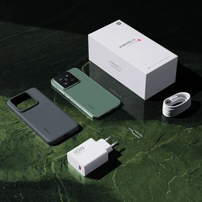 Смартфон Xiaomi 14, 6.36" OLED 120Гц, Snapdragon® 8 Gen3, Leica 50+50+50/32Мп, 4610мАч, 90/50/10Вт, IP68