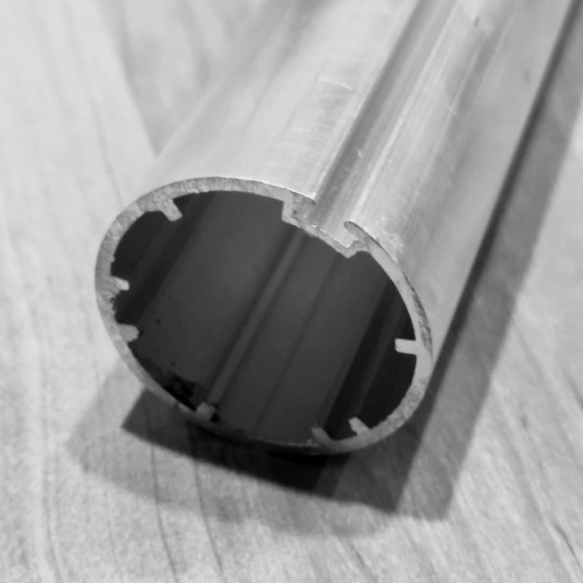 Труба алюминиевая для рулонных штор EC4601, 46x2